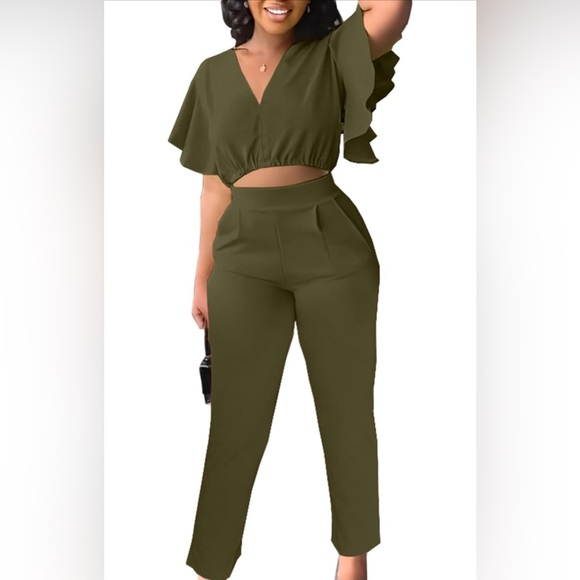 2 peace, olive green crop top suit - Picture 1 of 1
